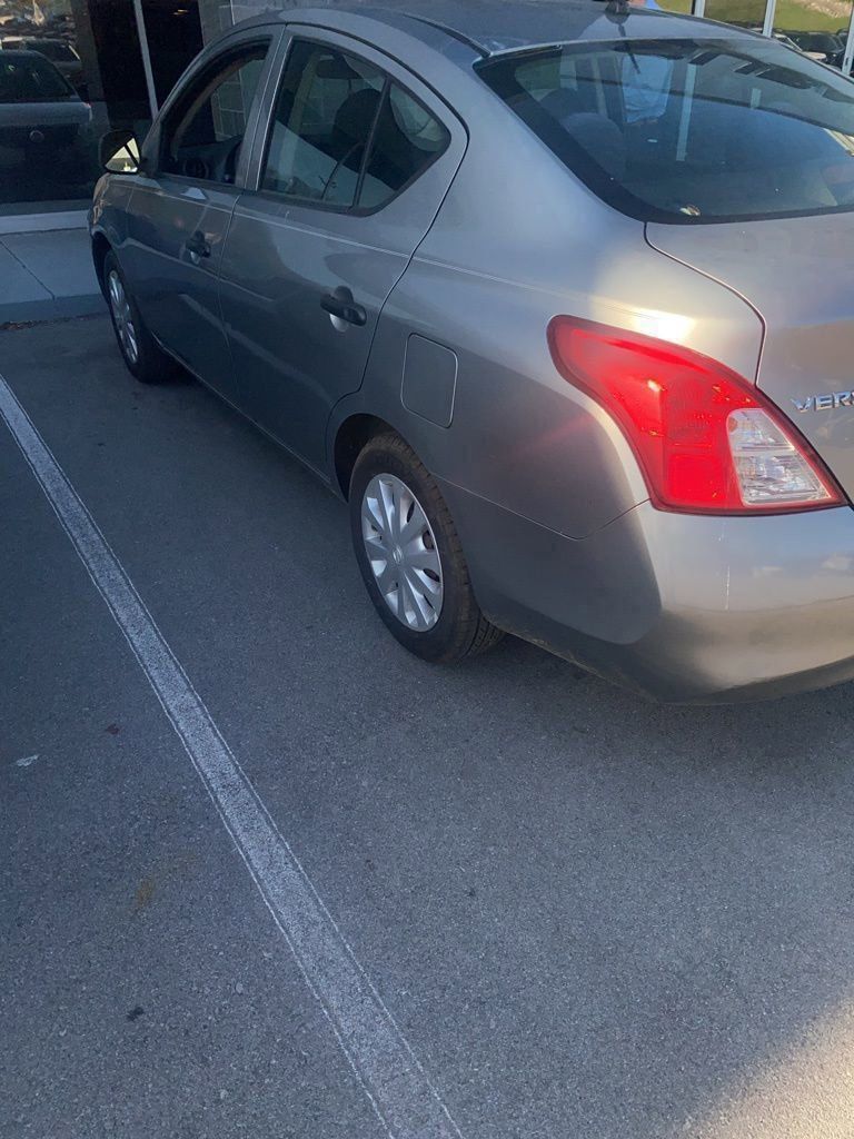 View vehicle photo 4