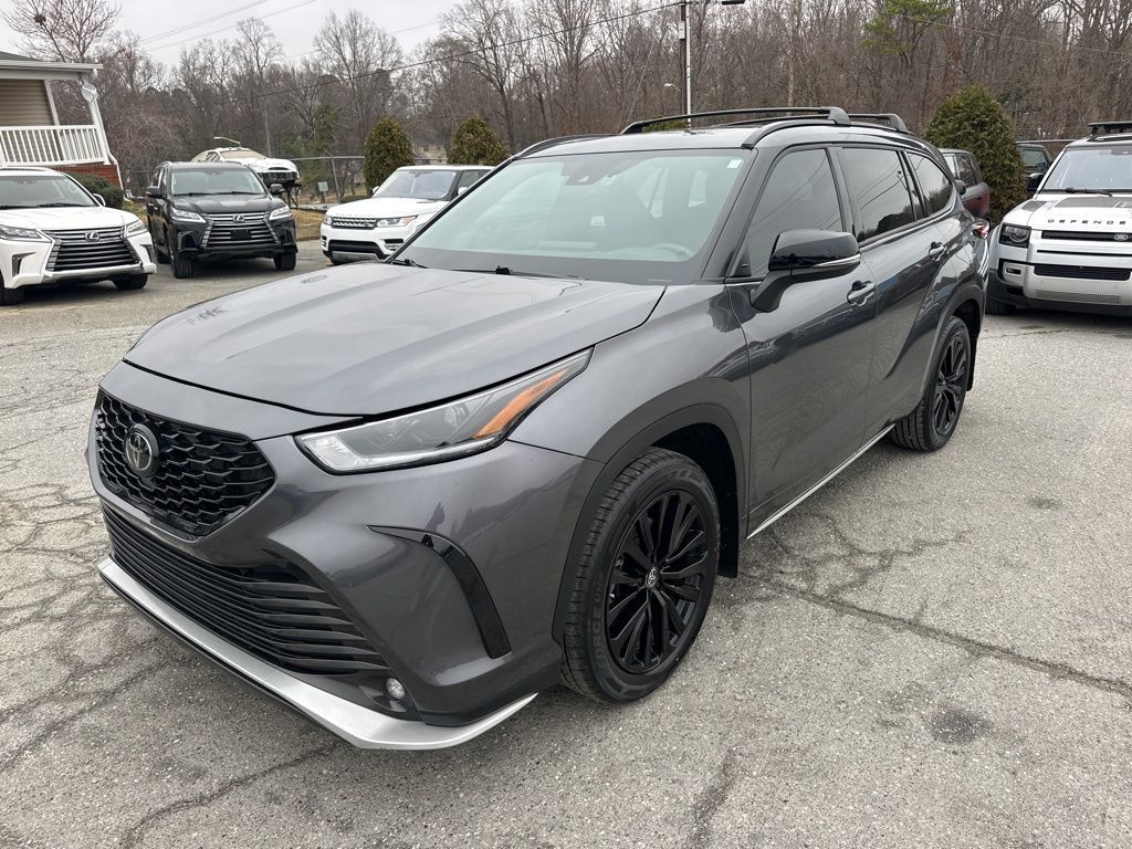 2024 Toyota Highlander XSE's photo
