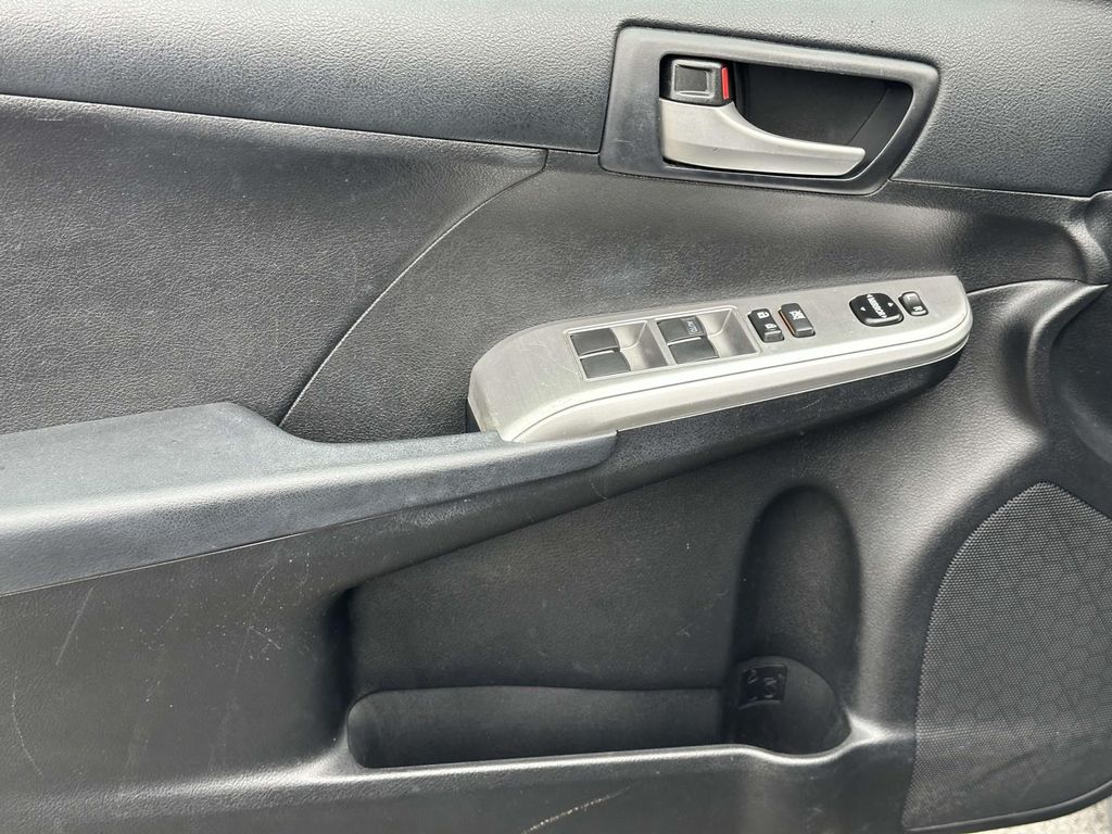 2012 Toyota Camry L 15