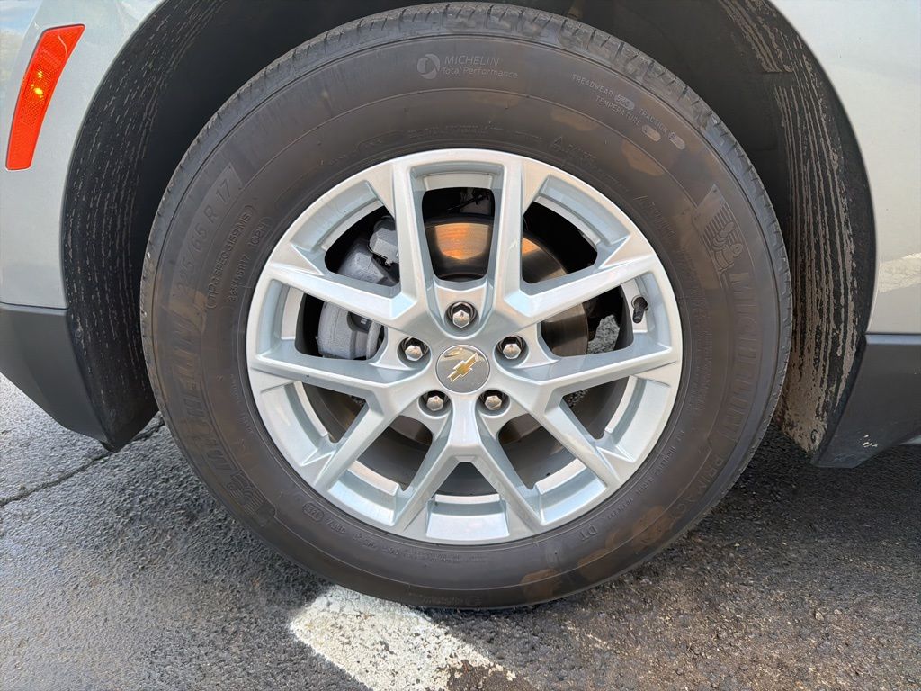 Thumbnail: 2023 Chevrolet Equinox - 10