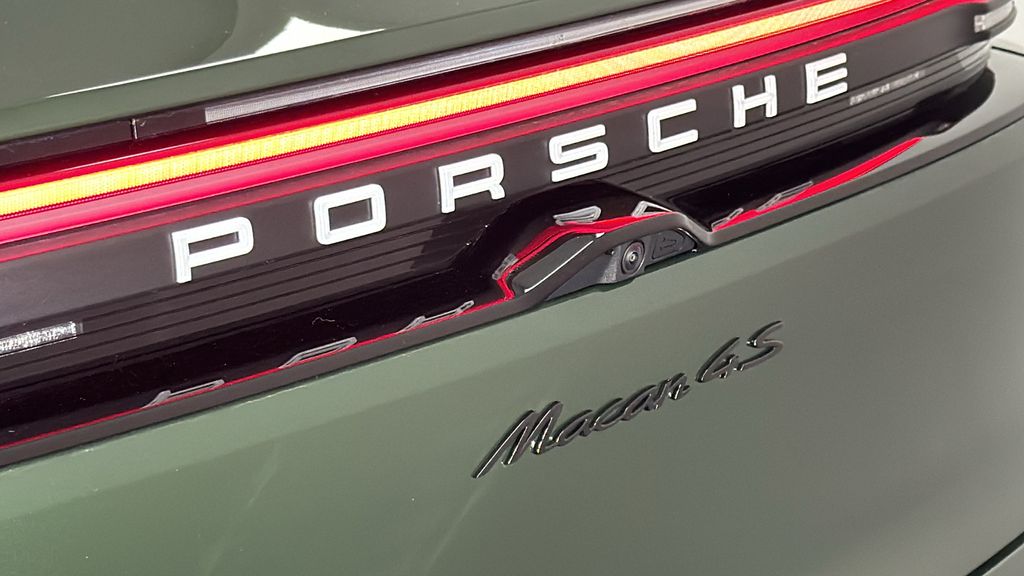 Thumbnail: 2025 Porsche Macan - 12