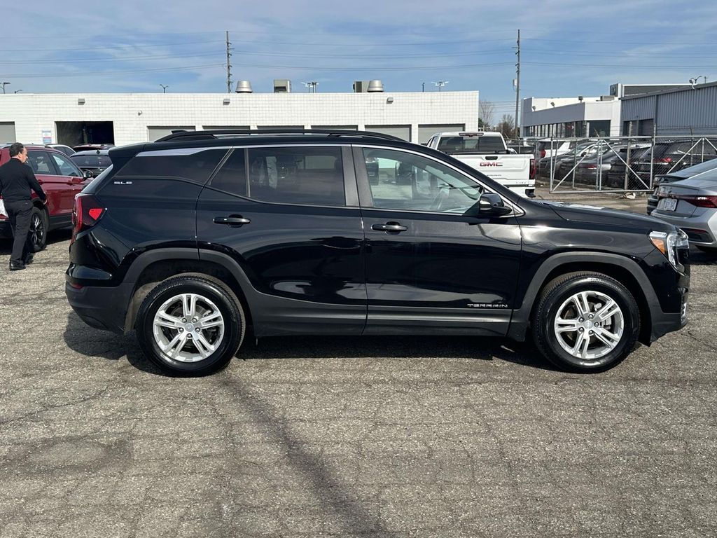 View vehicle photo 6