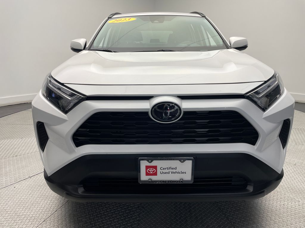 2023 Toyota RAV4 XLE 2