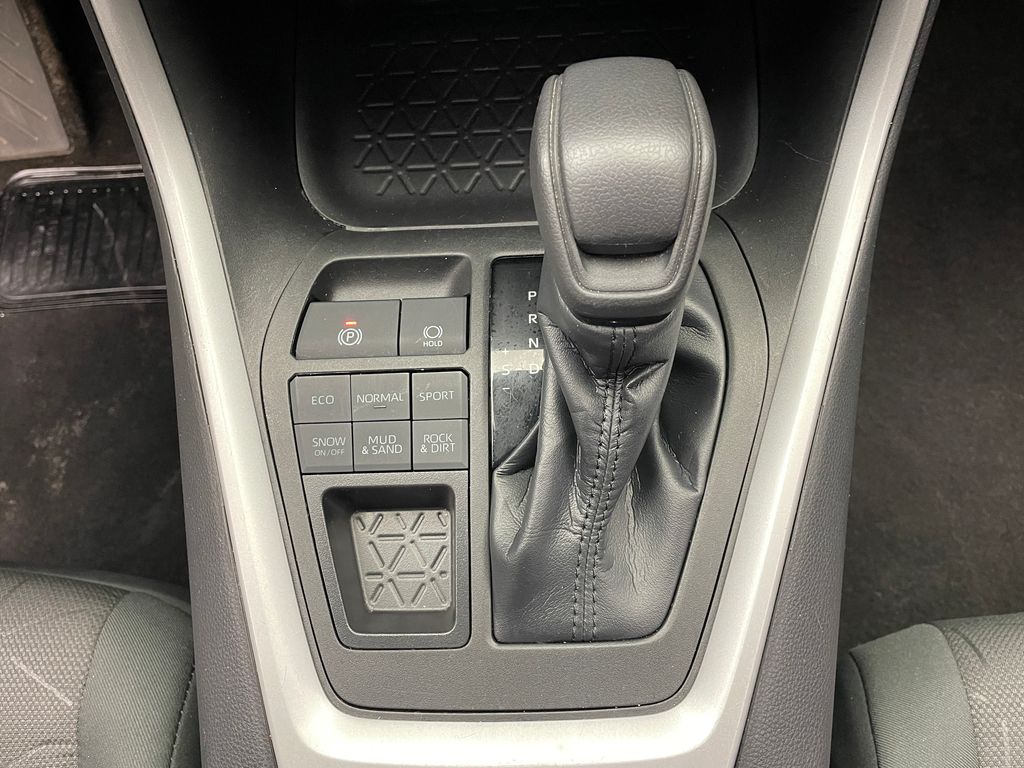 2023 Toyota RAV4 XLE 29