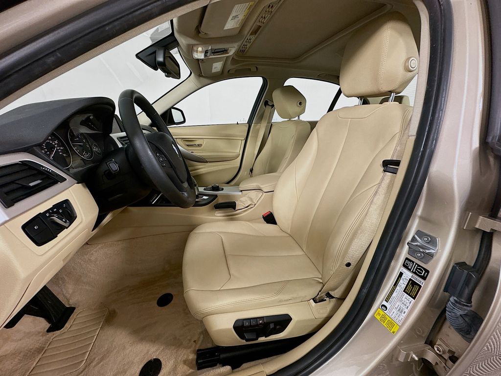 Thumbnail: 2015 BMW 3 Series - 19