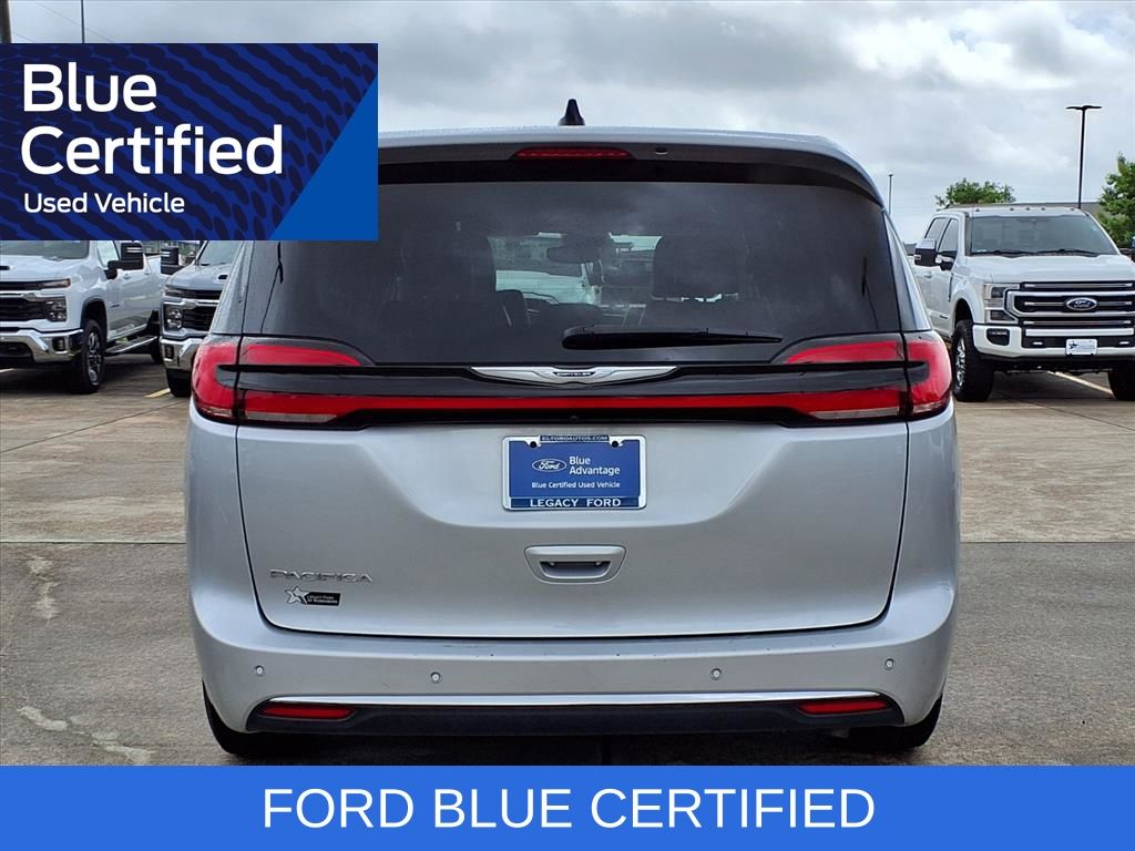 2024 Chrysler Pacifica Touring L - 4