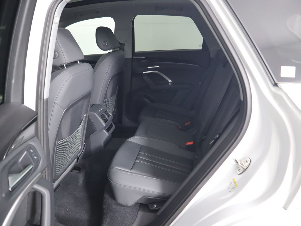 Thumbnail: 2025 Audi Q5 - 23