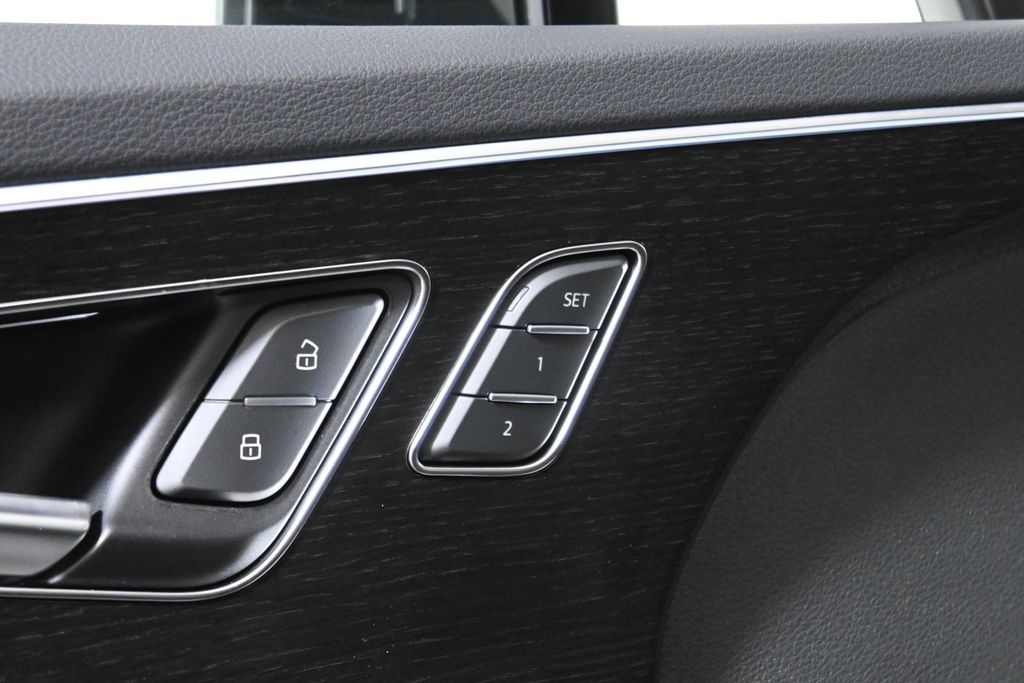 Thumbnail: 2026 Audi Q7 - 24