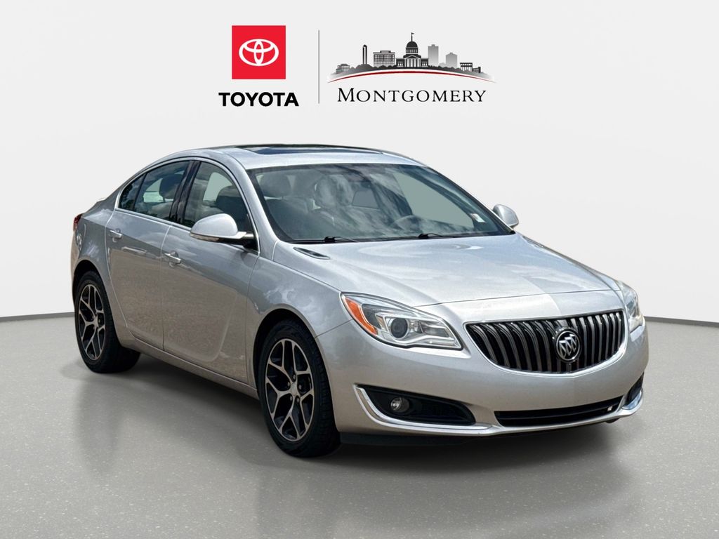 2017 Buick Regal Sport Touring's photo