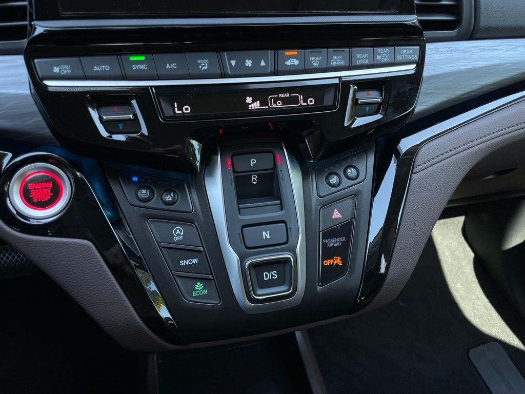 Thumbnail: 2027 Honda Odyssey - 19