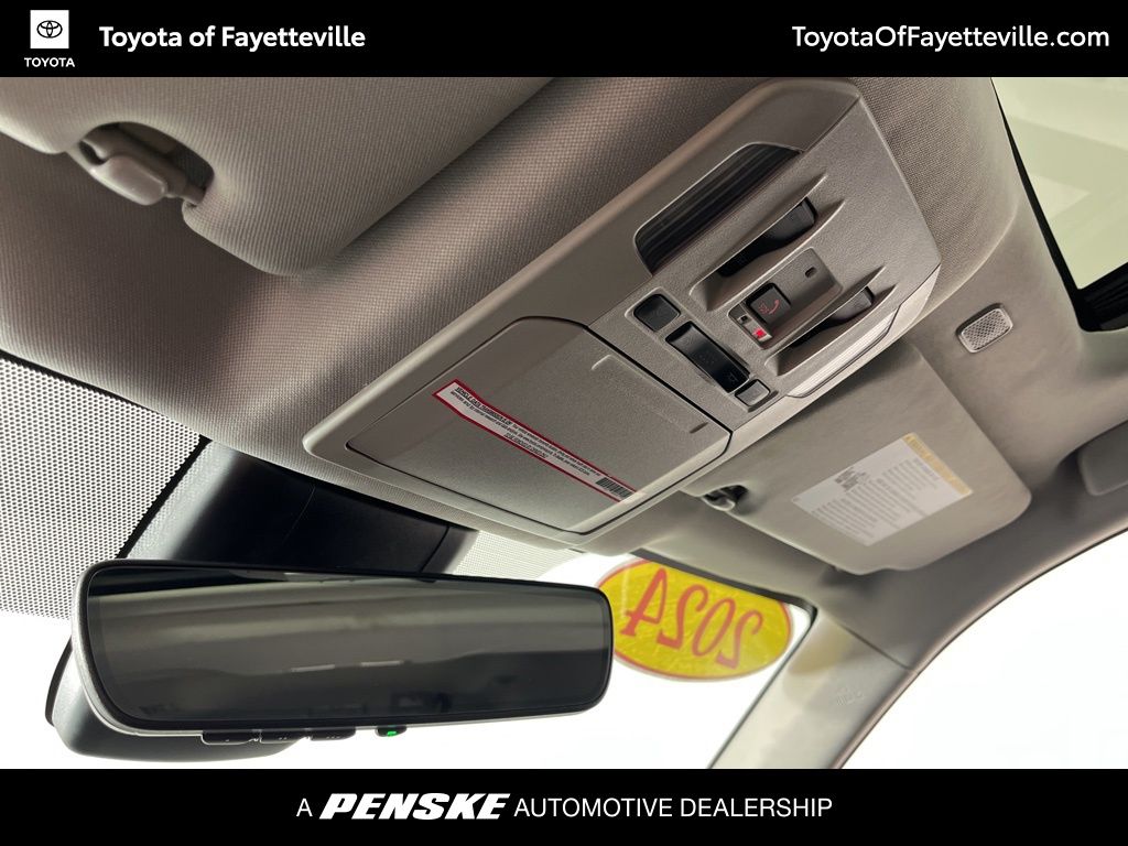 2024 Toyota Highlander XLE 28
