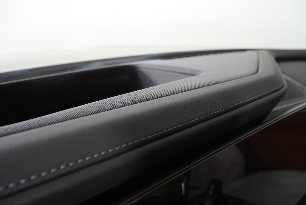 Thumbnail: 2026 BMW 7 Series - 19