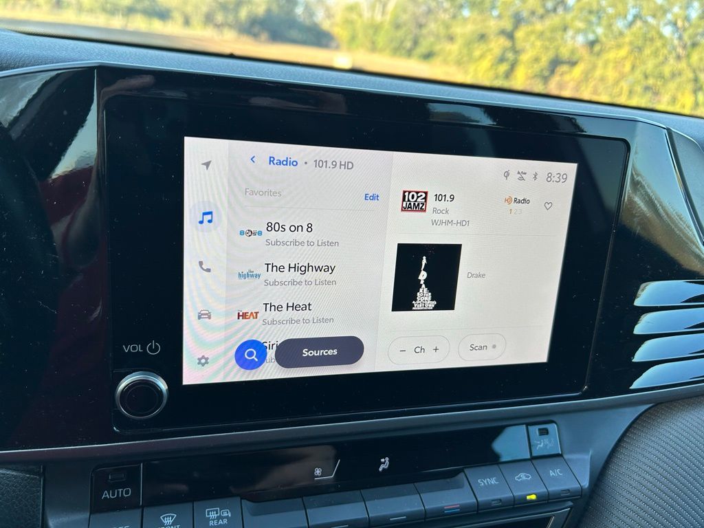 Thumbnail: 2025 Toyota Camry - 24