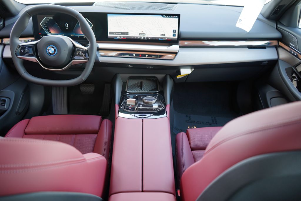 Thumbnail: 2026 BMW i5 - 13