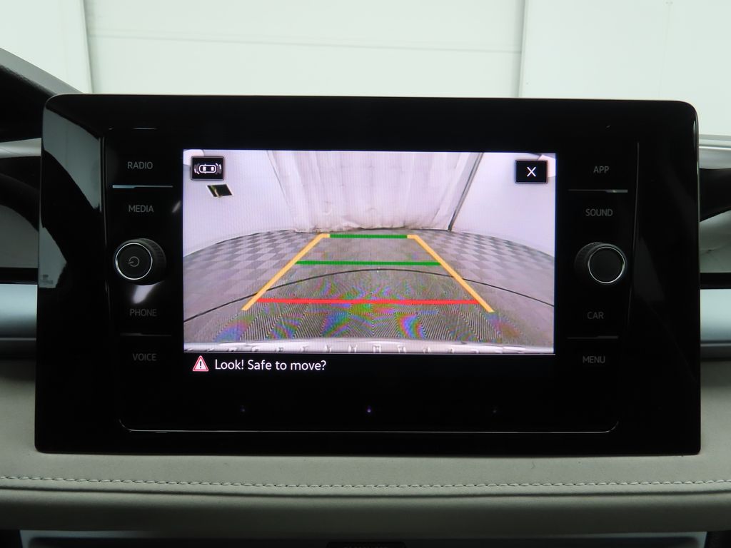 2025 Volkswagen Taos SE 16