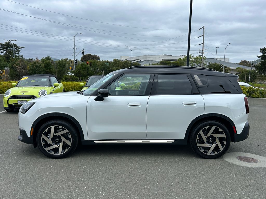 2025 MINI Cooper Countryman Signature 2