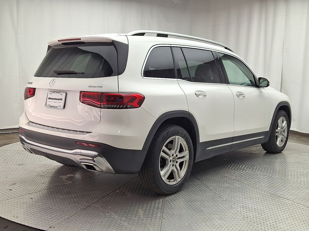 Thumbnail: 2020 Mercedes-Benz GLB - 4