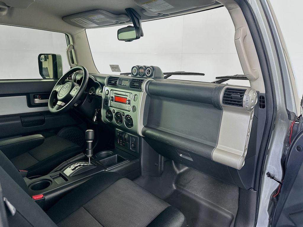 Thumbnail: 2012 Toyota FJ Cruiser - 27