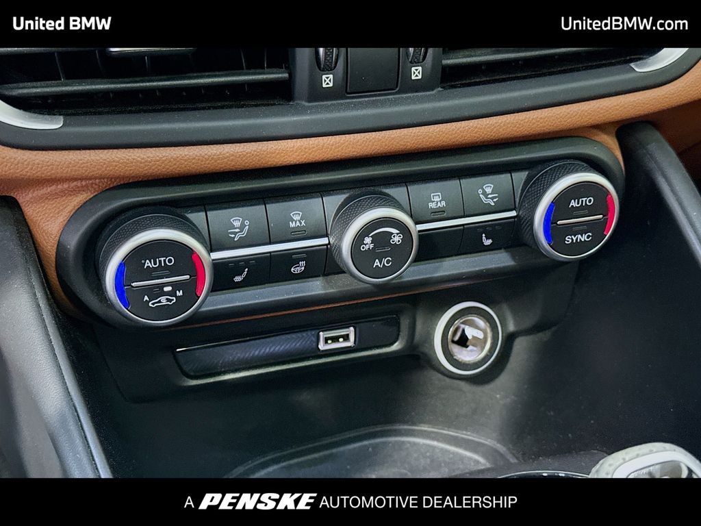 Thumbnail: 2020 Alfa Romeo Giulia - 10