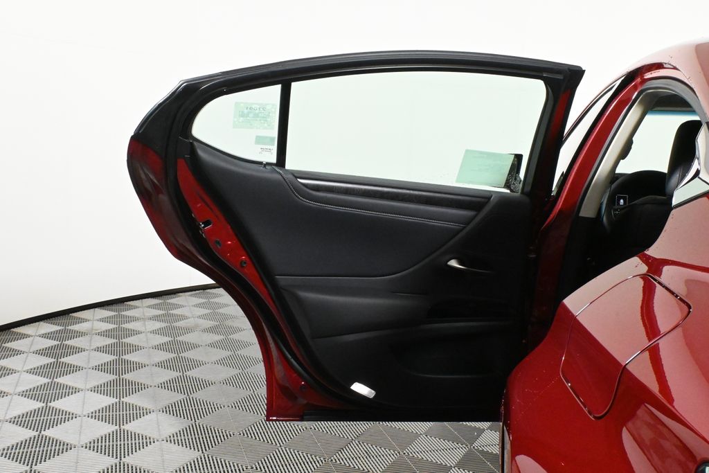 Thumbnail: 2025 Lexus ES - 31