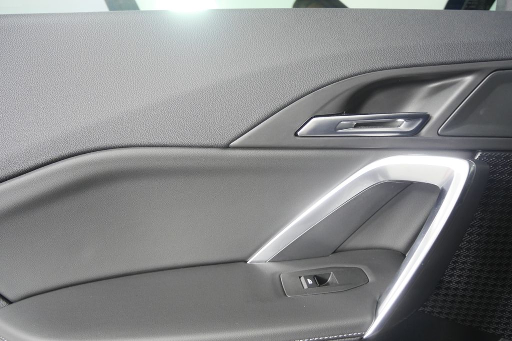 Thumbnail: 2026 BMW X1 - 13