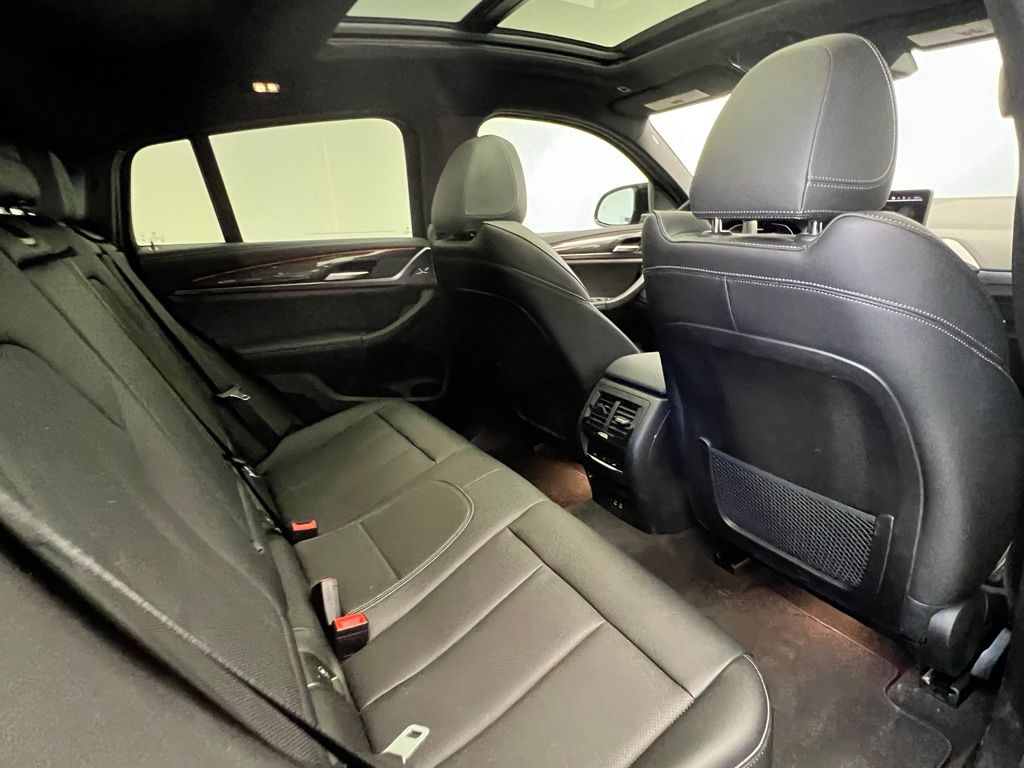 Thumbnail: 2024 BMW X4 - 8