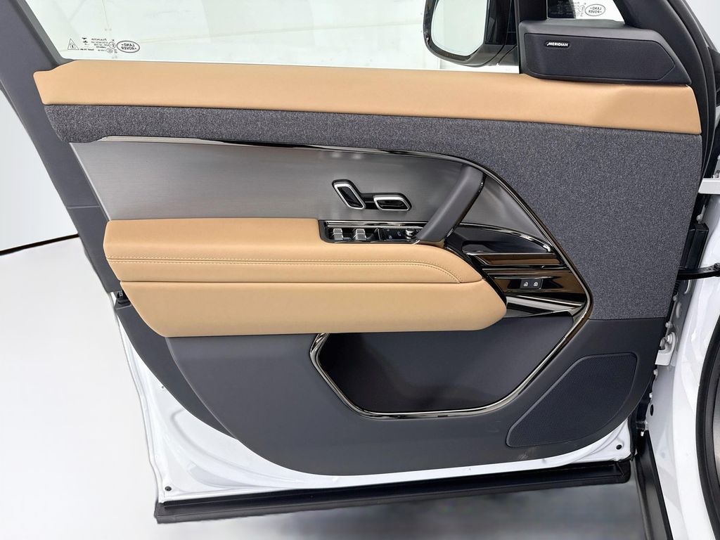 Thumbnail: 2026 Land Rover Range Rover Sport - 24