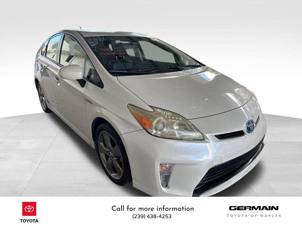 2013 Toyota Prius Three photo 2
