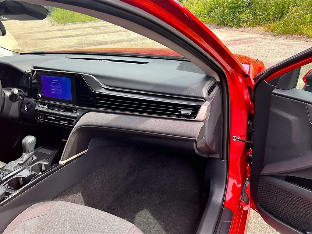 2026 Toyota Camry — photo 13