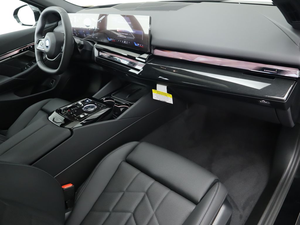 2025 BMW i5 eDrive40 18