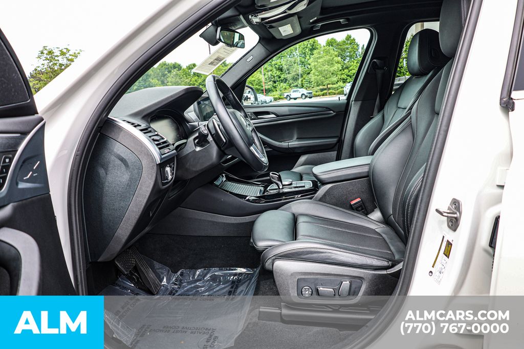 Used 2024 White BMW sDrive30i image 18