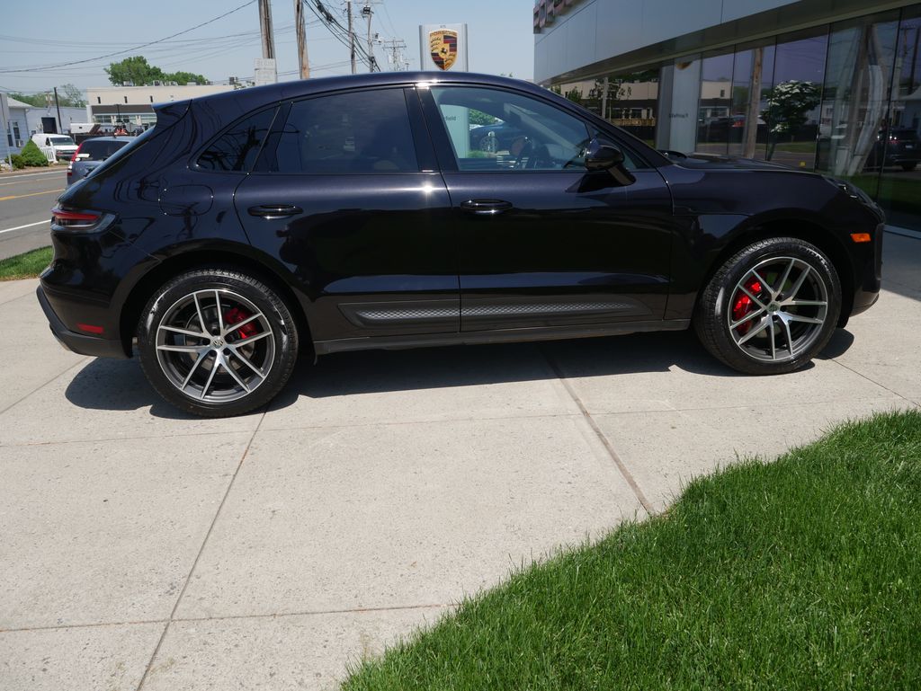Thumbnail: 2023 Porsche Macan - 8
