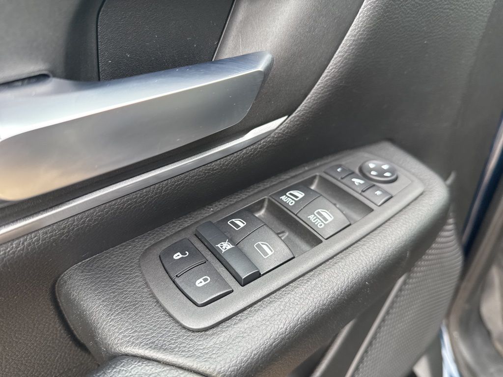 Certified Used 2022 Blue Ram Big Horn/Lone Star image 34