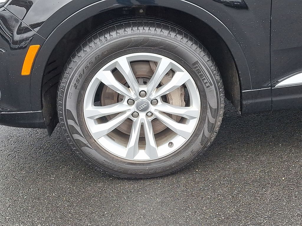 Thumbnail: 2019 Audi Q7 - 8