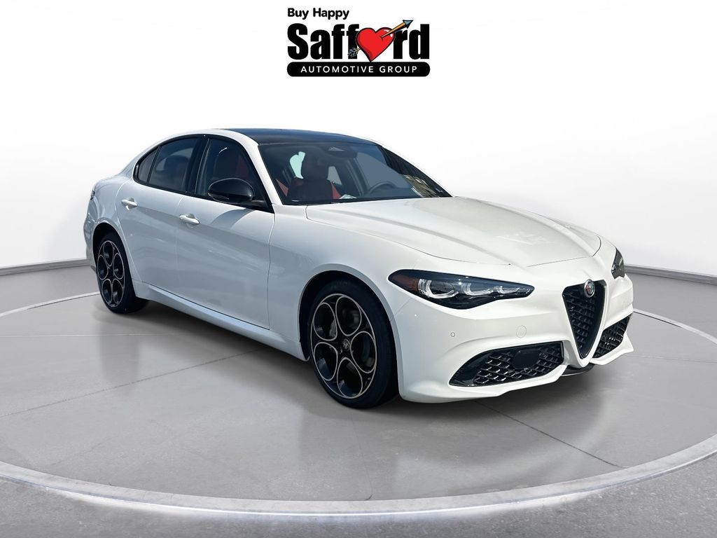 2026 Alfa Romeo Giulia Base - Photo 10
