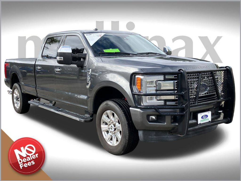 2017 Ford F-350 Super Duty Platinum's photo