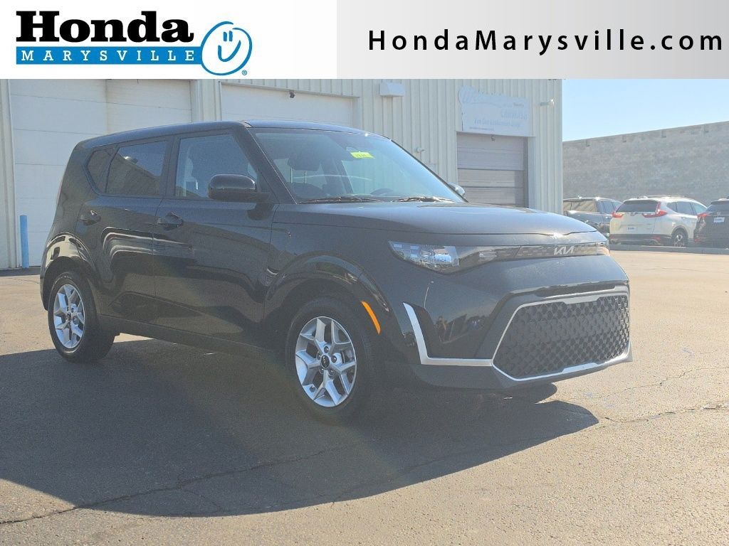 Fusion Black 2023 Kia Soul SUV / Crossover Front-Wheel Drive Continuously Variable Transmission