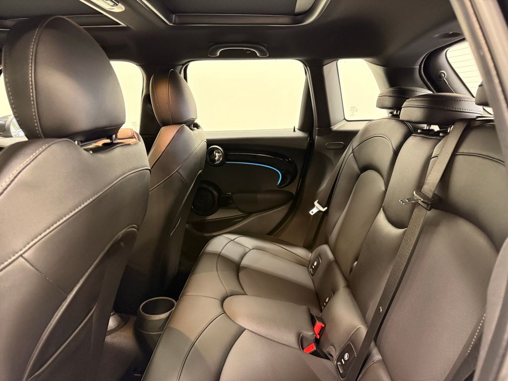 Thumbnail: 2023 MINI Cooper - 21