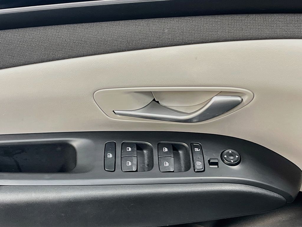 Used 2024 Hampton Gray Hyundai SEL image 18
