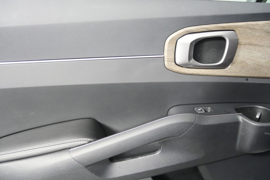 Thumbnail: 2022 Kia Sorento - 14