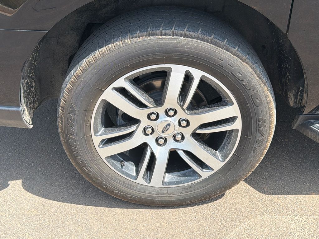 Used 2024 Black Ford Limited image 17