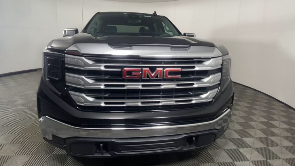 2024 GMC Sierra 1500 SLE 3