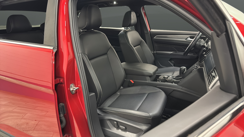 Used 2020 Red Metallic Volkswagen 3.6L V6 SEL image 24