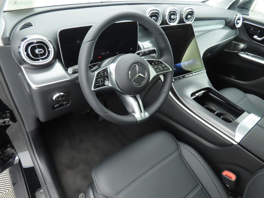 Thumbnail: 2026 Mercedes-Benz GLC - 9