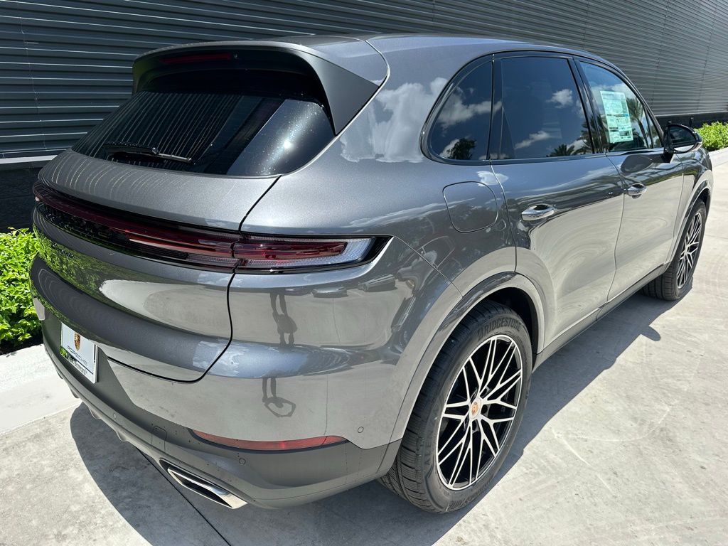 Thumbnail: 2025 Porsche Cayenne - 9