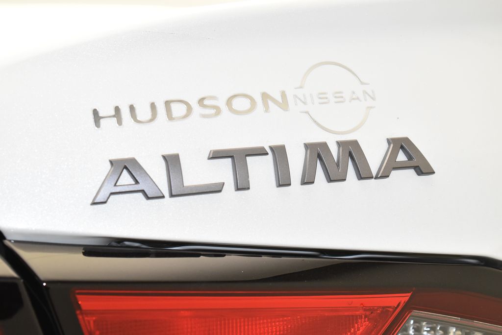 Thumbnail: 2025 Nissan Altima - 9
