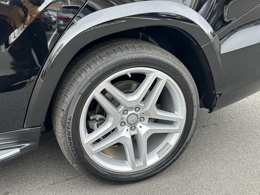 Thumbnail: 2013 Mercedes-Benz GL-Class - 15