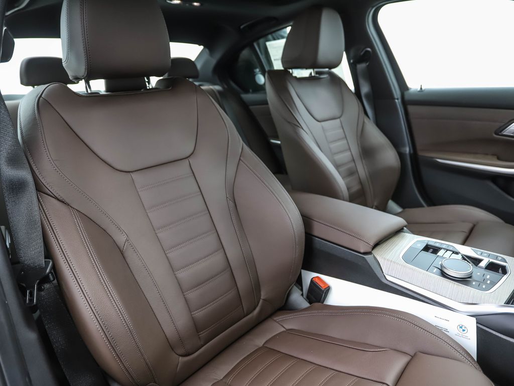 Thumbnail: 2025 BMW 3 Series - 29