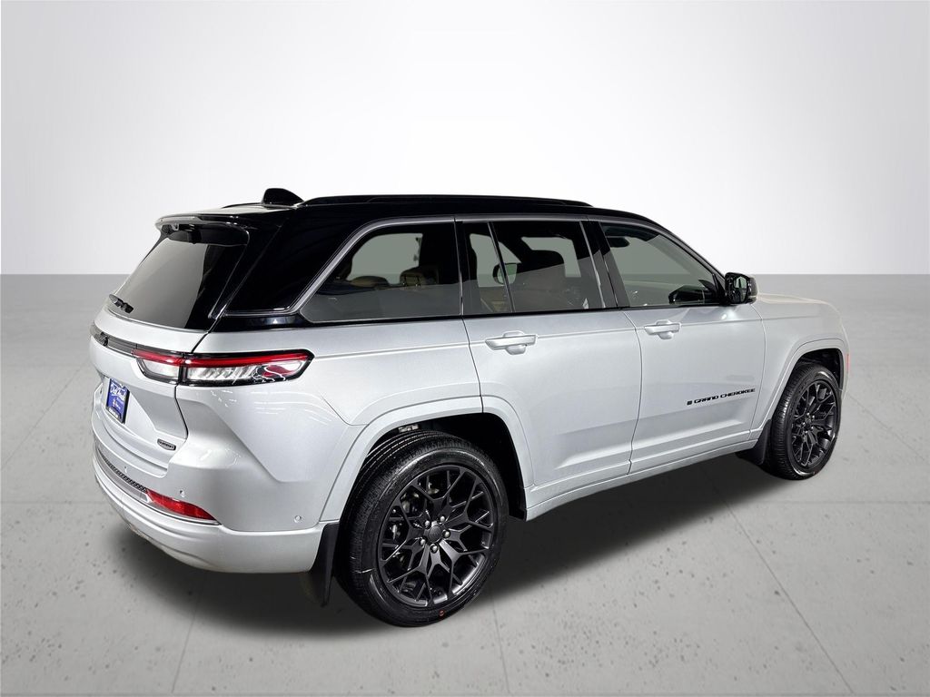 2026 Jeep Grand Cherokee Summit