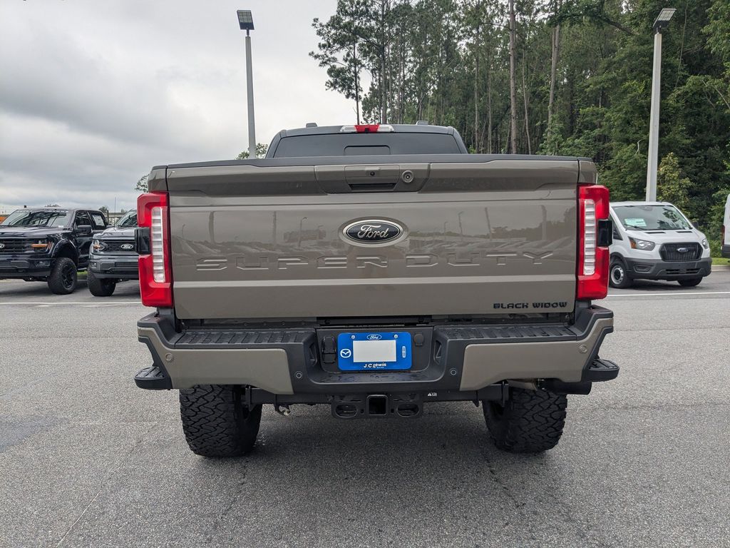 2026 Ford F-250 Super Duty Black Widow